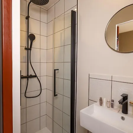 Ernest 3* Paris